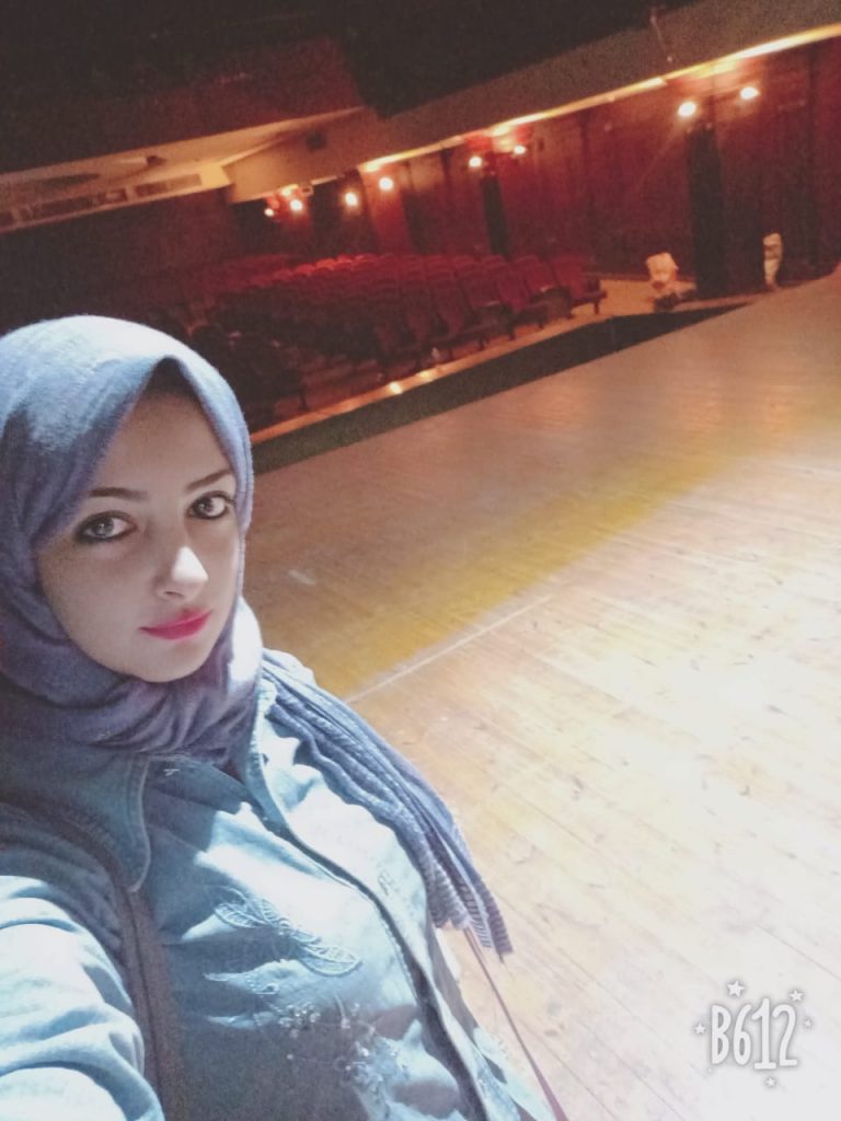 الشاعرة ايمان السيد