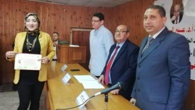 Photo of بالصور : ” آداب بنها ” تقيم حفل توزيع جائزة “زلطة” لأوائل قسم الإعلام