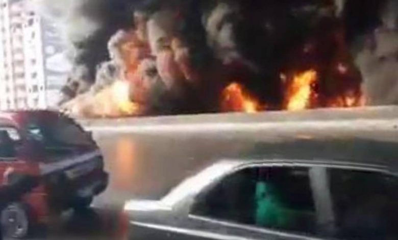 Photo of احتراق سيارة محملة بالبنزين أعلي الدائري بالخصوص