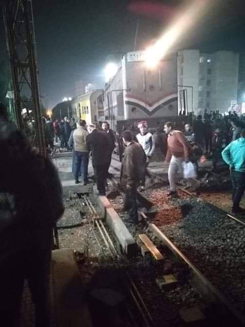Photo of شاهد تفاصيل….خروج قطار عن القطبان بالغربية
