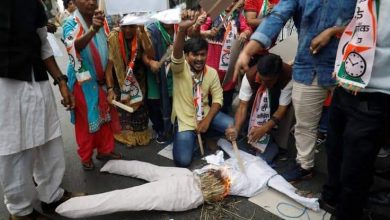 Photo of شاهد تفاصيل… حرق ضحية الإغتصاب في الهند بالكيروسين