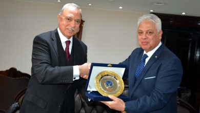 Photo of محافظ القليوبية يهنئ مدير الأمن بمناسبة عيد الشرطة الـ68