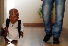 Photo of وفاة أقصر رجل في العالم بدولة نيبال