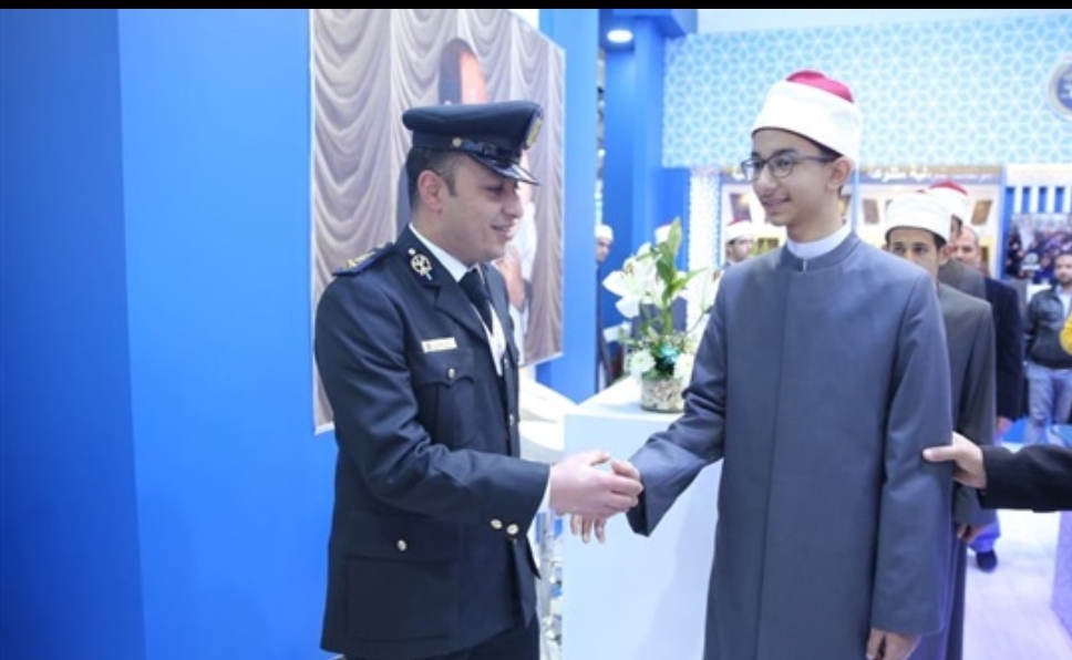 Photo of جناح الأزهر بمعرض الكتاب يتصدى لأفكار الجماعات التكفيرية والمتطرفة