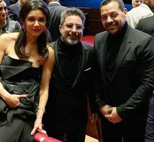 Photo of بفستان مكشوف.. غادة عادل تثير الجدل بالإمارات (صور)