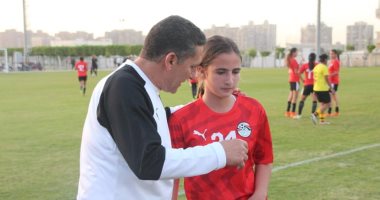حسين عبد اللطيف يعتذر عن استكمال مهمته في قيادة منتخب الكرة النسائية