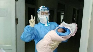 Photo of طفلة تولد من “رحم فيروس كورونا”.. والفحوص تكشف مفاجأة