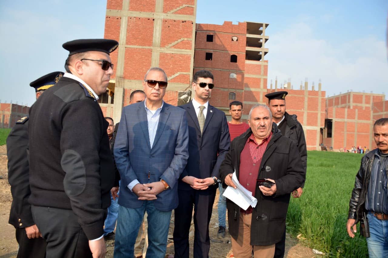 الهجان :إزالة 12 حالة تعدي على الأراضي الزراعية بشبين القناطر