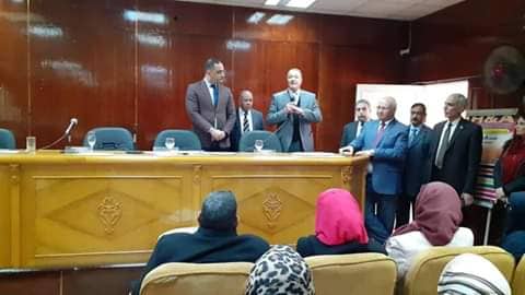 بالصور..رئيس جامعه بنها يفتتح دورات تدريب جائزة مصر للتميز الحكومى