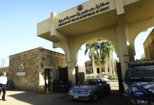 Photo of السفارة المصرية بالخرطوم تتابع إجراءات عودة المواطنين الراغبين من السودان