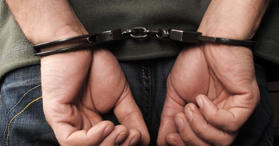 ضبط أحد الأشخاص بتهمة النصب والإحتيال على المواطنين راغبى السفر بمحافظة سوهاج