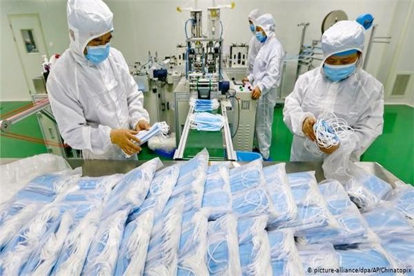 الكويت تستورد 3.6 مليون كمامة طبية لمواجهة نقصها بالأسواق المحلية