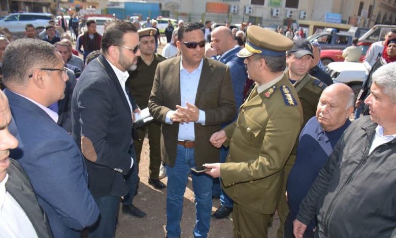 Photo of محافظ الدقهلية يتفقد اعمال تطوير ميدان الشيخ حسانين ويوجه بسرعة رفع مخالفات الهدم