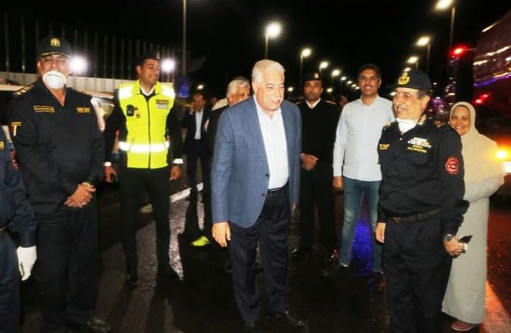 Photo of فودة يتابع تعقيم شوارع ومشايات مدينة شرم الشيخ ويوجه بتعميم التجربة بكافة مدن جنوب سيناء