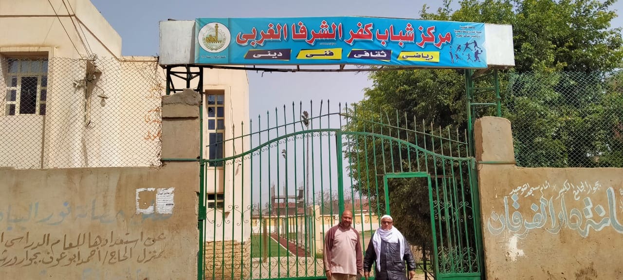 متطوعين كفر الشرفا بالقناطر الخيرية يقومون بحملة تعقيم وتوعية لأهالي القرية