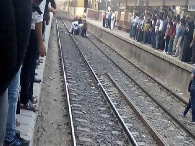 Photo of انتحار “مريض نفسي” أمام قطار في محطة سكك حديد قنا