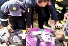 Photo of وحدات الإنقاذ بالحماية المدنية بالقاهرة تنجح فى إنقاذ عامل سقط فى بئر صرف صحى بالوايلى