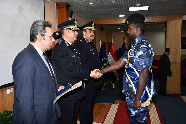 Photo of أكاديمية الشرطة تحتفل بتخريج دورتين تدريبيتين من الكوادر الأمنية الأفريقية