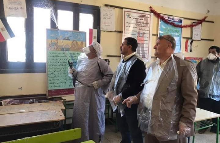 Photo of مدير تعليمية بنها يشارك في تطهير المدارس لمواجهة “كورونا”