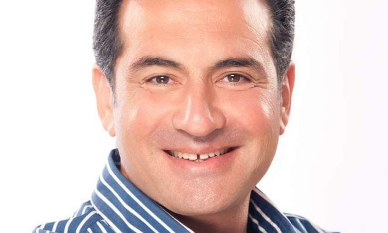 Photo of محمد ثروت ينشد مناجيا ربه فى خشوع