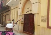Photo of بالصور.. وكيل وزارة الشباب والرياضة يتابع تعقيم وتطهير شوارع بنها