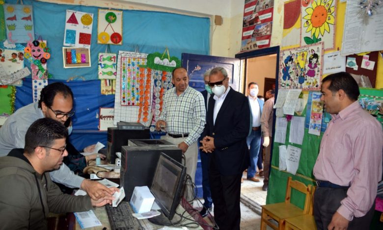 Photo of محافظ القليوبية يتابع انتظام مكاتب البريد والمدارس المخصصة لصرف منحة العمالة غير المنتظمة بمدينة بنها