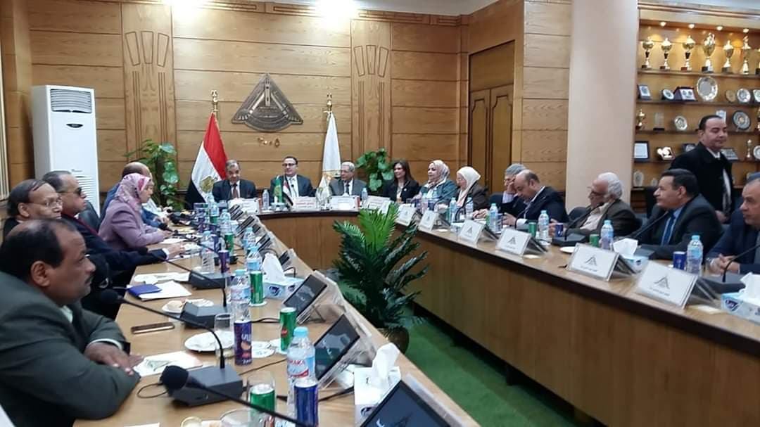 " السعيد " : توفير 50 الف ماسك و1500 بدلة وقائية للأطقم الطبية