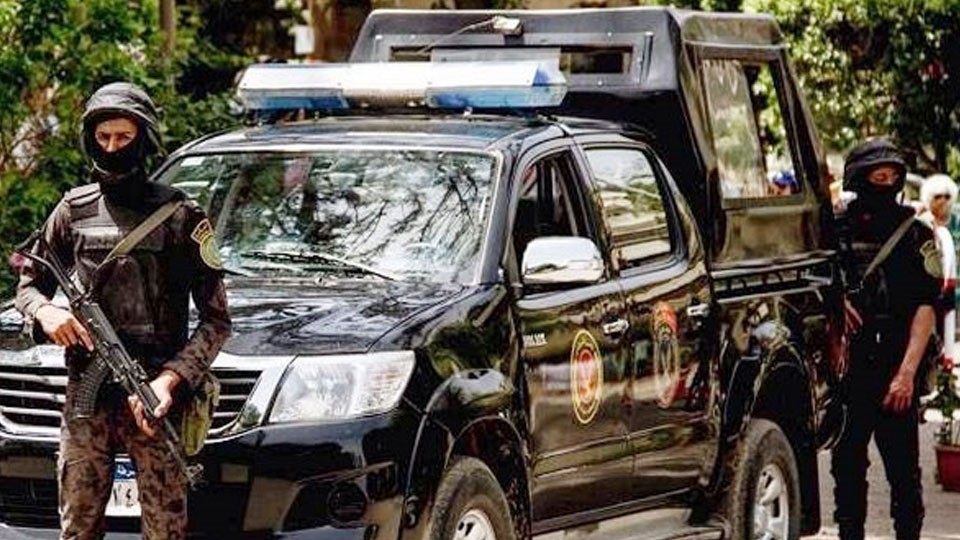 ضبط عاطل هارب من تنفيذ 4 أحكام قضائية