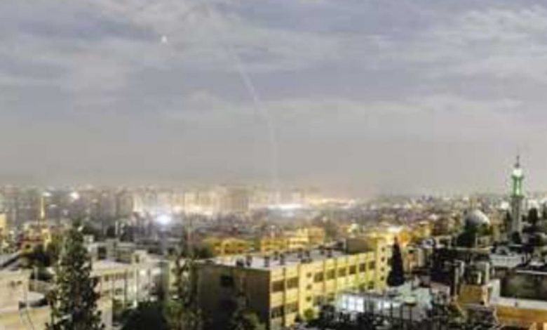 Photo of انفجارات بمستودع ذخيرة فى سوريا بعد ساعات من غارات إسرائيلية