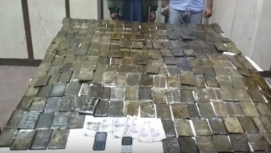 Photo of ضبط أربعة من العناصر الإجرامية وبحوزتهم  65 طربة لمخدر الحشيش و10 آلاف قرص مخدر بقصد الإتجار.