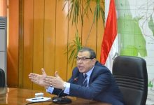 Photo of إنتهاء صرف الدفعة الثانية من المنحة الرئاسية لـ 1.6 مليون عامل غير منتظم غدا الخميس