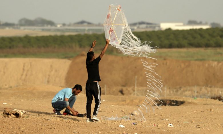Photo of الطائرات الورقية مابين اللهو وخطر الموت