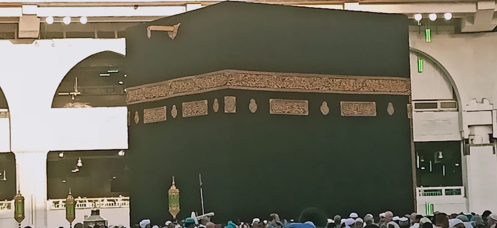رفع حظر التجول من الغد واستمرار تعليق الحج و العمرة بالسعودية