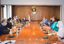 Photo of وزيرتى الهجرة والصناعة تعلنان اتاحة فرص عمل ل٢٣ مصرياً العائدين من ليبيا