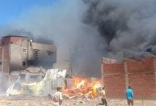 Photo of حريق هائل بمصنع أثاث إمتد إلي 5 ورش ومنازل فى دمياط