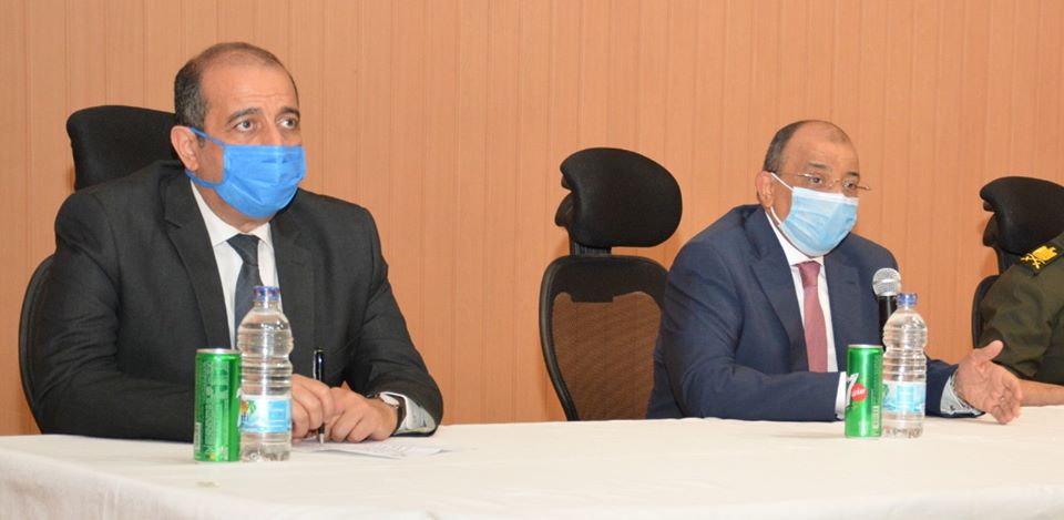 وزير التنمية المحلية يعقد إجتماعاً بمقر الوزارة مع سكرتيرى عموم المحافظات
