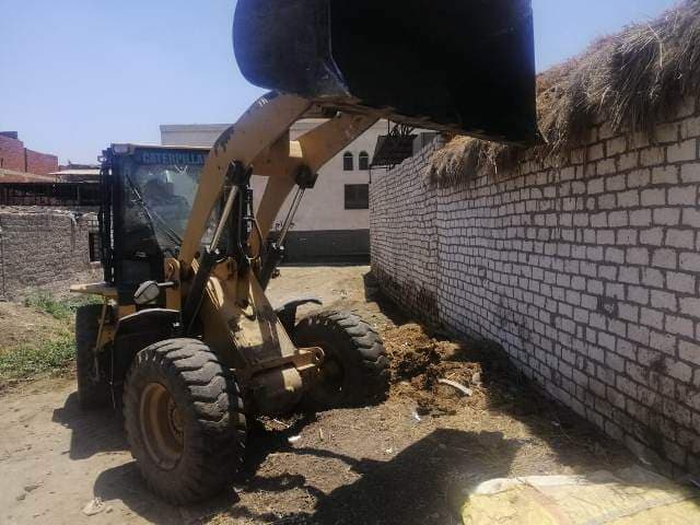 محافظ الشرقية : سنتصدى بكل قوة وحزم لمحاولات البناء المخالف على الأراضى الزراعية وأراضى أملاك الدولة بجميع أنحاء المحافظة