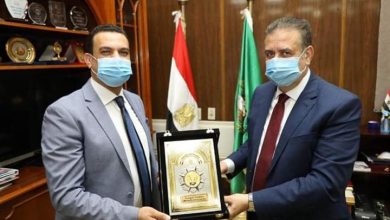 Photo of محافظ المنوفية يستقبل رئيس جامعة مدينة السادات ويكرم مدير الأمن الوطنى