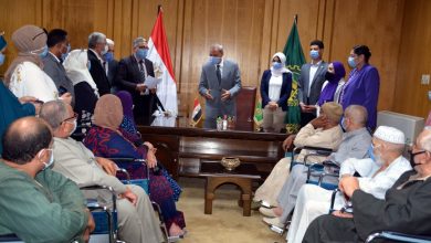Photo of محافظ القليوبية يسلم عدد 17 كرسي متحرك لذوي الهمم