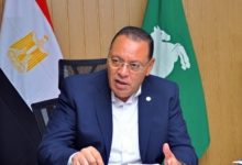 Photo of محافظ الشرقية يأمر بإزالة المحال التجارية المقامة علي شريط السكة الحديد لإستكمال تنفيذ إقامة الكوبري الخرساني المقام بميل (رامب) بمنطقة أبو عميرة  بالزقازيق