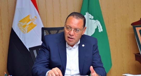 محافظ الشرقية يأمر بإزالة المحال التجارية المقامة علي شريط السكة الحديد لإستكمال تنفيذ إقامة الكوبري الخرساني المقام بميل (رامب) بمنطقة أبو عميرة بالزقازيق