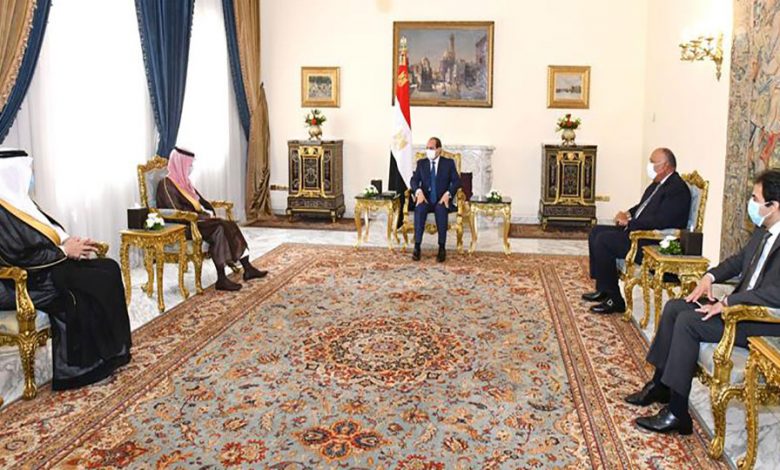 Photo of السيسي: التكاتف وتوحيد المواقف العربية هما السبيل الفعال لدرء المخاطر