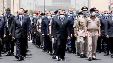 Photo of السيسي يتقدم الجنازة العسكرية الرسمية للفريق محمد العصار من مسجد المشير طنطاوي