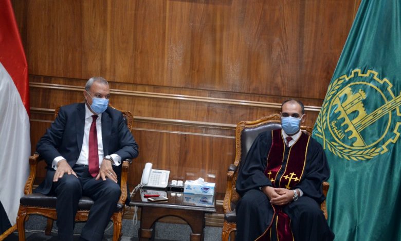 Photo of محافظ القليوبية يستقبل وفد الكنيسة الإنجيلية بالقليوبية للتهنئة بعيد الأضحى المبارك