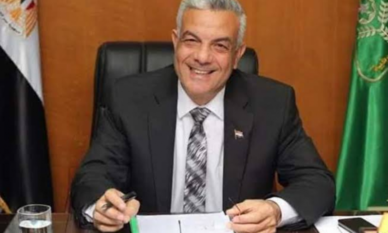 Photo of رئيس جامعة المنوفيه يتفقد كلية طب أسنان