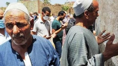 Photo of بالصور دفن جثمان الدكتور محمد مشالى طبيب الغلابه بمسقط رأسه في البحيرة