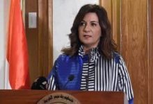 Photo of السفيرة نبيلة مكرم وزيرة الهجرةضبط المعتدى على الشاب المصرى بالكويت وتسجيل القضية ” جنحة”