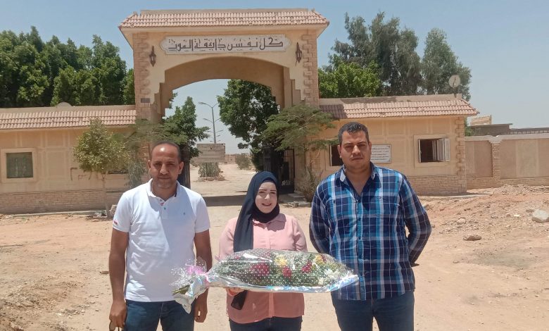 Photo of مبادرة شباب الأمل تضع الورد علي قبور شهداء معركة البرث