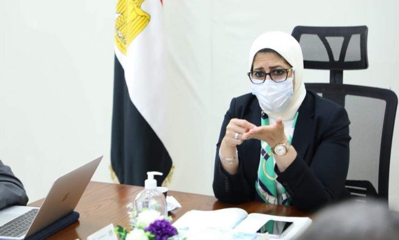 Photo of وزيرة الصحة تلتقي العاملين بالتموين الطبي وتوجه بصرف مكافأة شهر لجميع العاملين