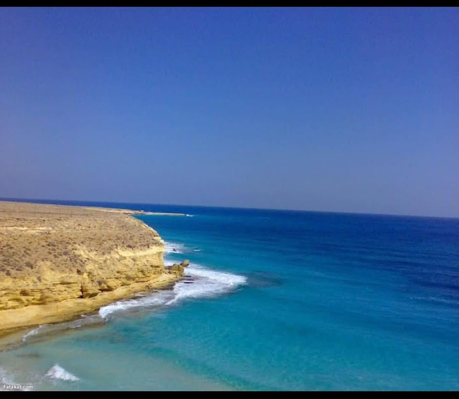 شاهد بالفيديو | دفنة أحد ضحايا شواطئ مطروح